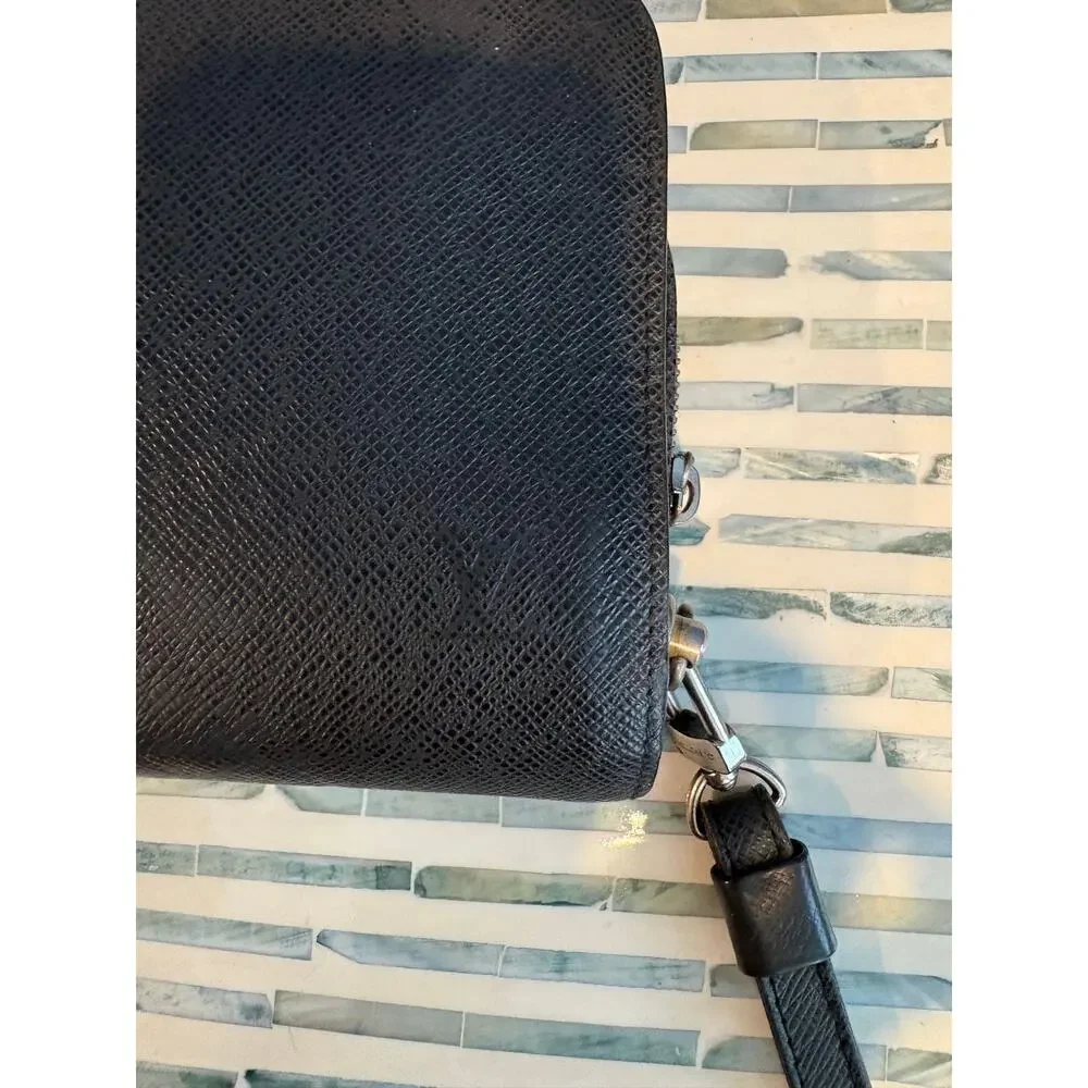 Vintage Louis Vuitton Taiga Leather Pochette Baikal Clutch/Wristlet